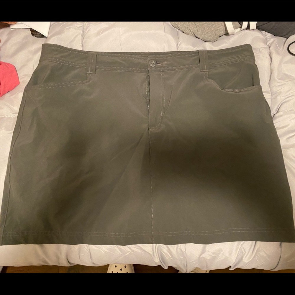 Eddie Bauer Black Skirt size 18